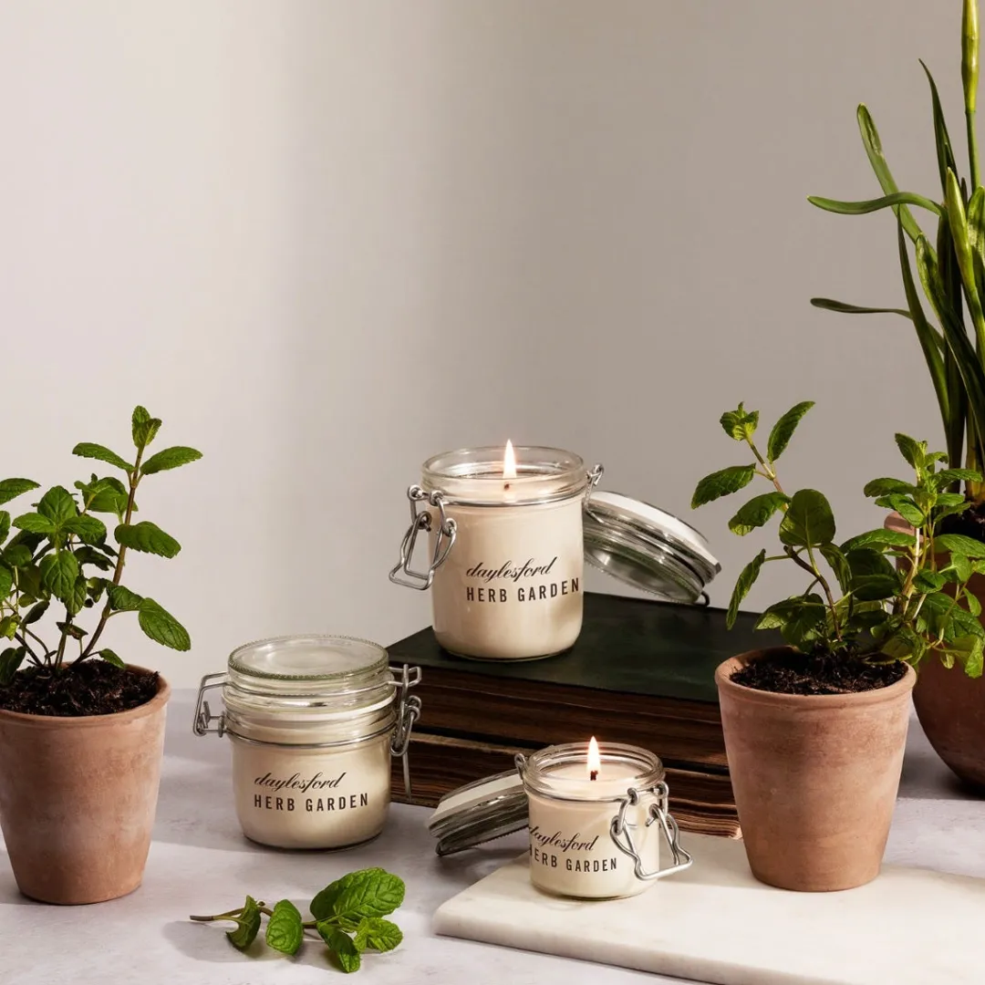 Store Daylesford Organic Botanical Herb Garden Candle